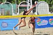 Analia Diaz De Panama Salva El Balon
