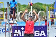 Juan Delgado De Costa Rica Se Alista Para Dar Pase