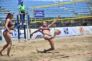 Krisleen Gonzalez De Panama Intenta Salvar El Balon