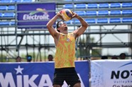 Yoel Guardado De El Salvador Recibe