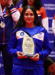 2Nd Best Blocker Evelyn Ramirez Esa
