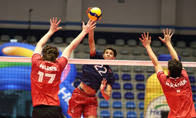 Canadá Supera a Costa Rica en Cinco Sets y Conserva el Invicto