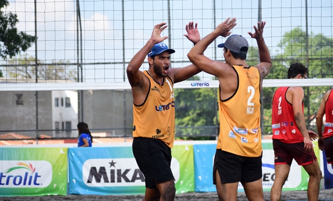 Chambers/MacNeil de Canadá Oro en El Salvador, Mora/López NCA 4to lugar 